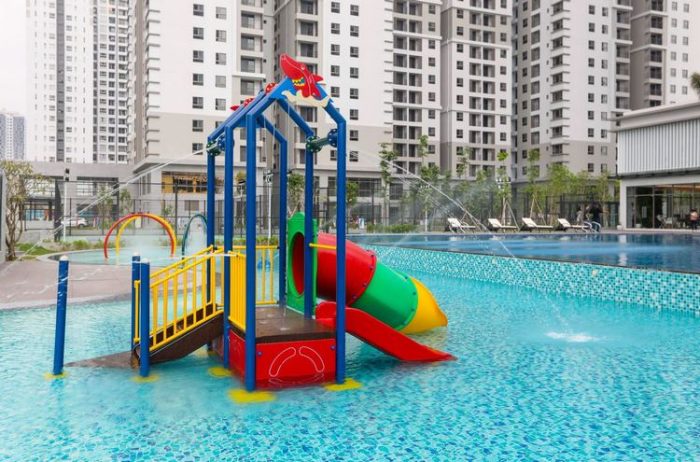 Hồ bơi dành cho trẻ em tại chung cư Saigon South Residences.